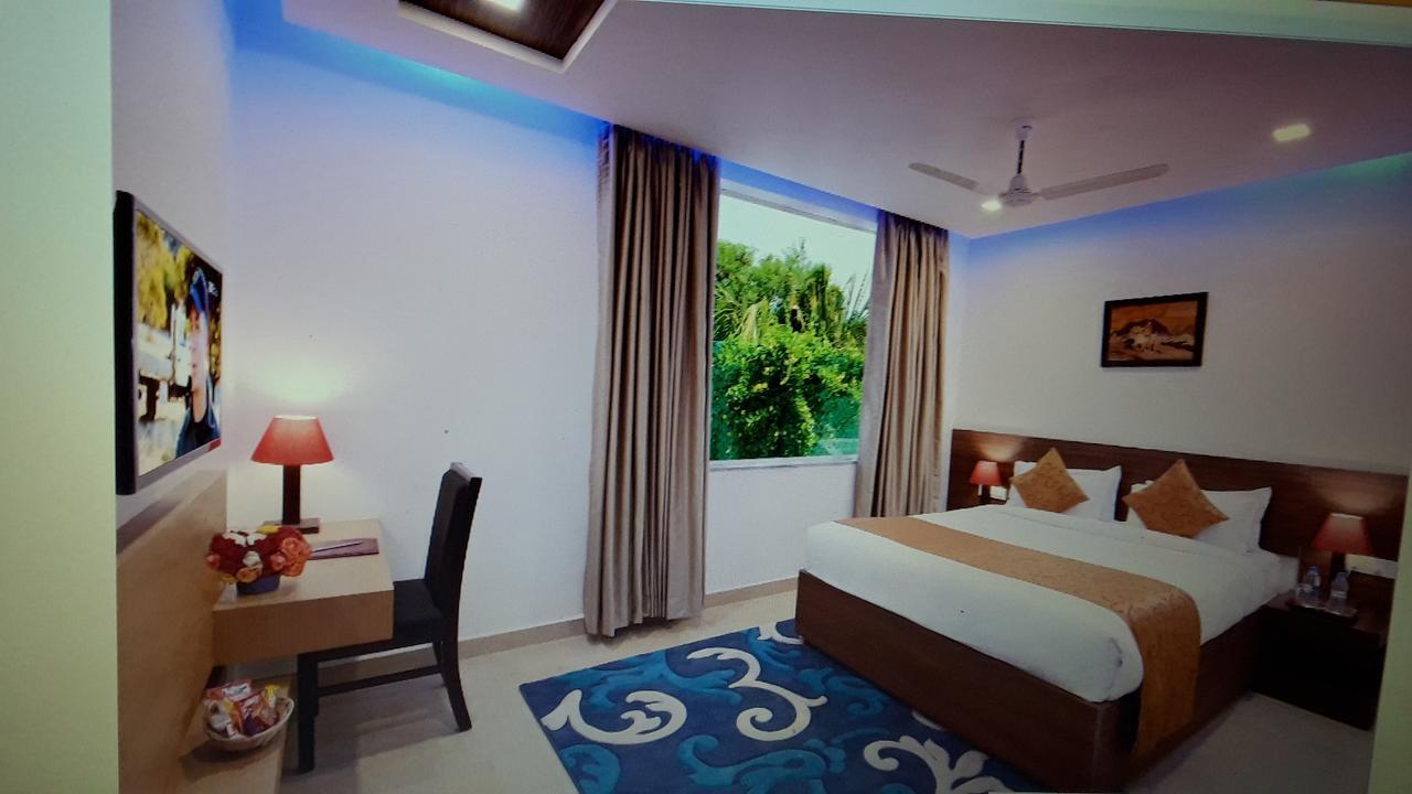 Clarks Inn Hampi Kamalapur Extérieur photo