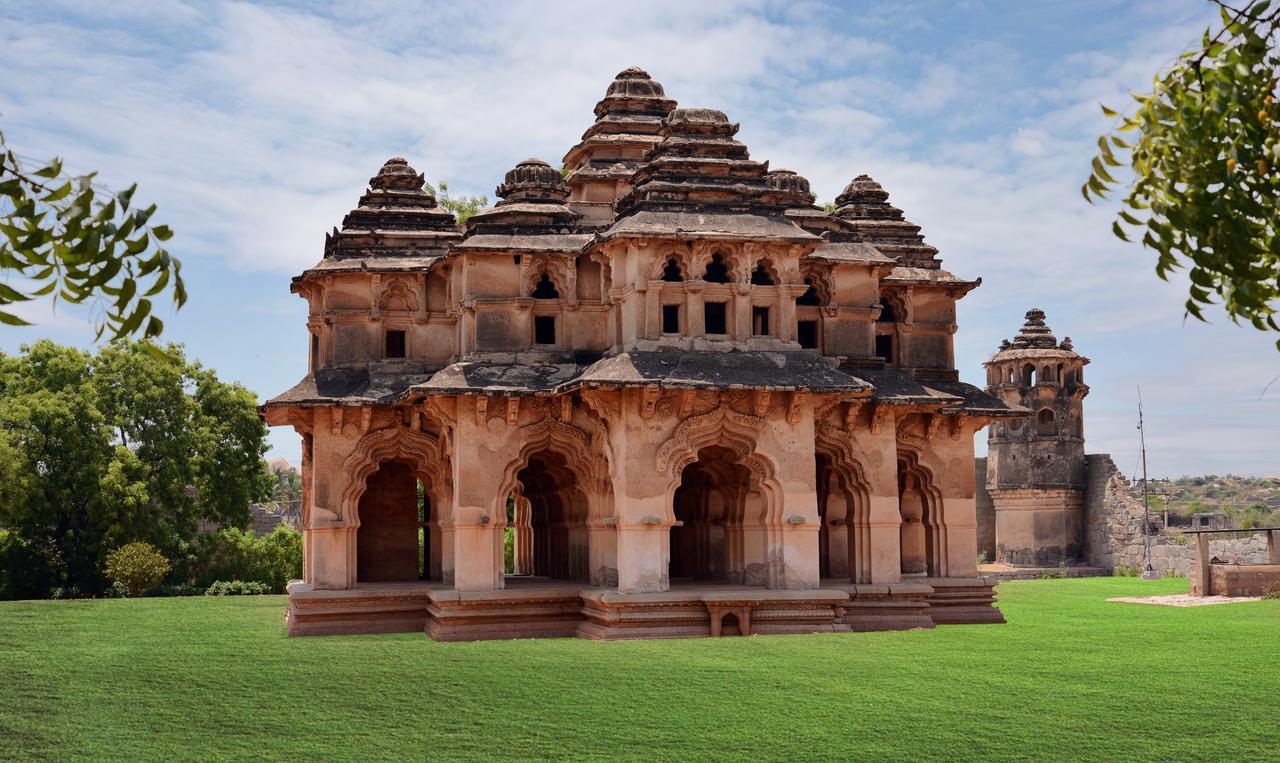 Clarks Inn Hampi Kamalapur Extérieur photo