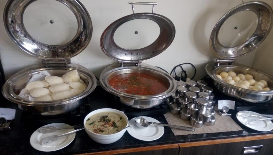 Clarks Inn Hampi Kamalapur Extérieur photo