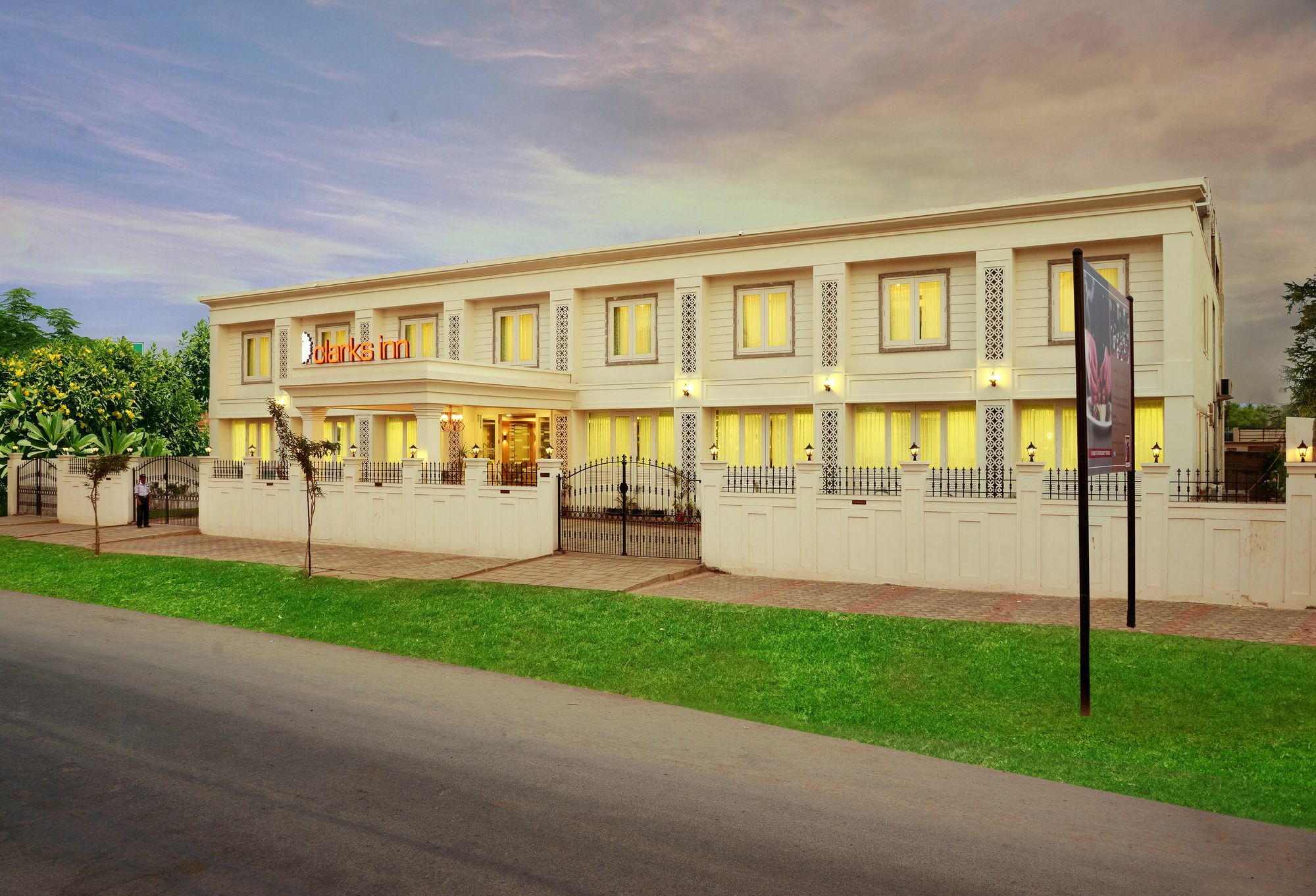 Clarks Inn Hampi Kamalapur Extérieur photo
